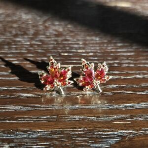 Maple Leaf Earrings - Preloved From Lovisa